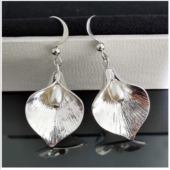 Faux Pearl Flower Petal Hook Earrings - Picture 4 of 4